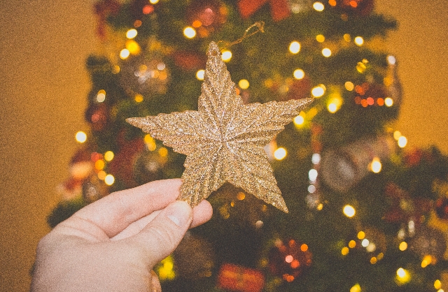 Read more about the article Making Your Own Unique Christmas Decorations